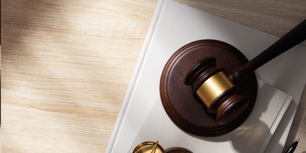 Кривична одбрана и застапување